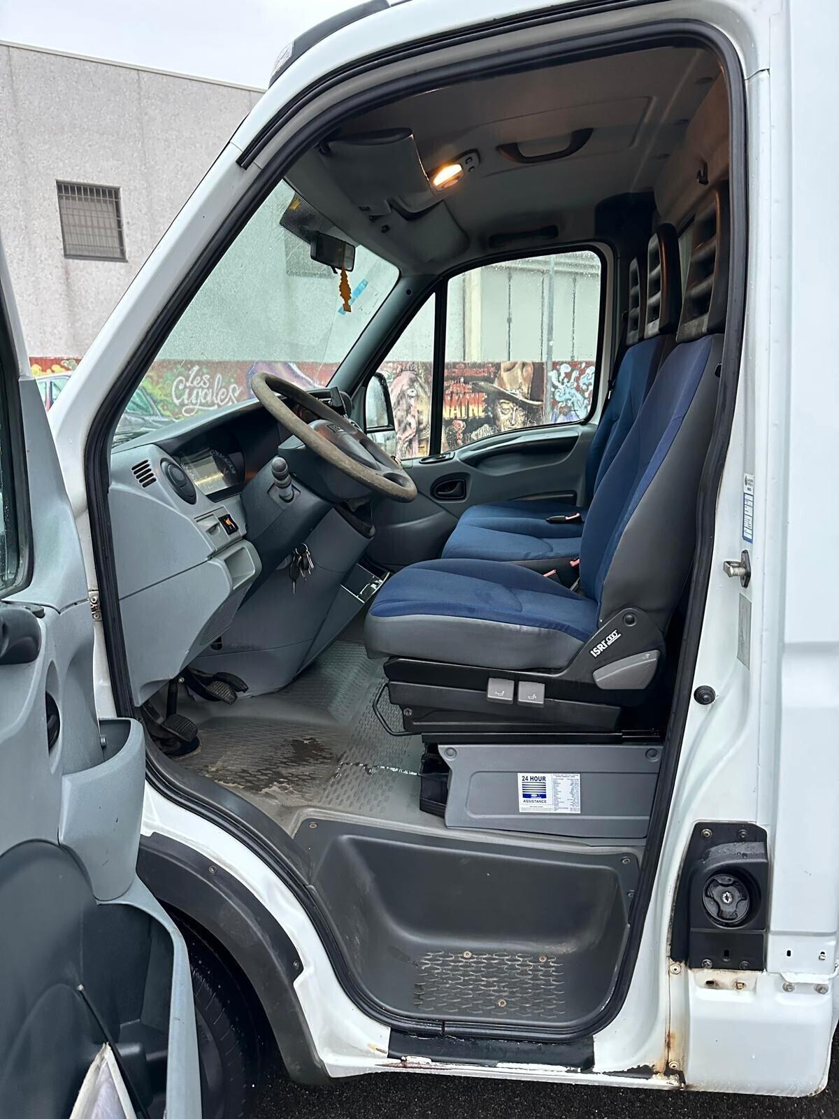 IVECO DAILY CON FRIGO