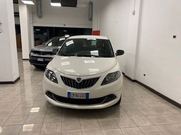 Lancia Ypsilon 1.0 FireFly 5 porte S&S Hybrid Ecochic Silver