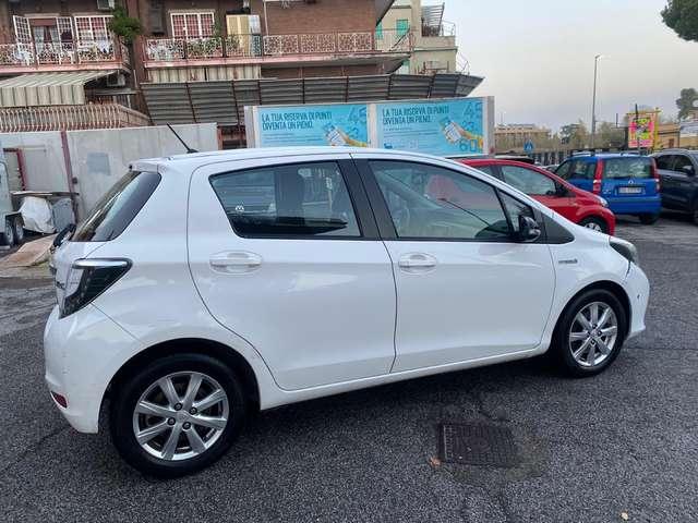 Toyota Yaris Yaris 5p 1.5h Lounge per neopatentati