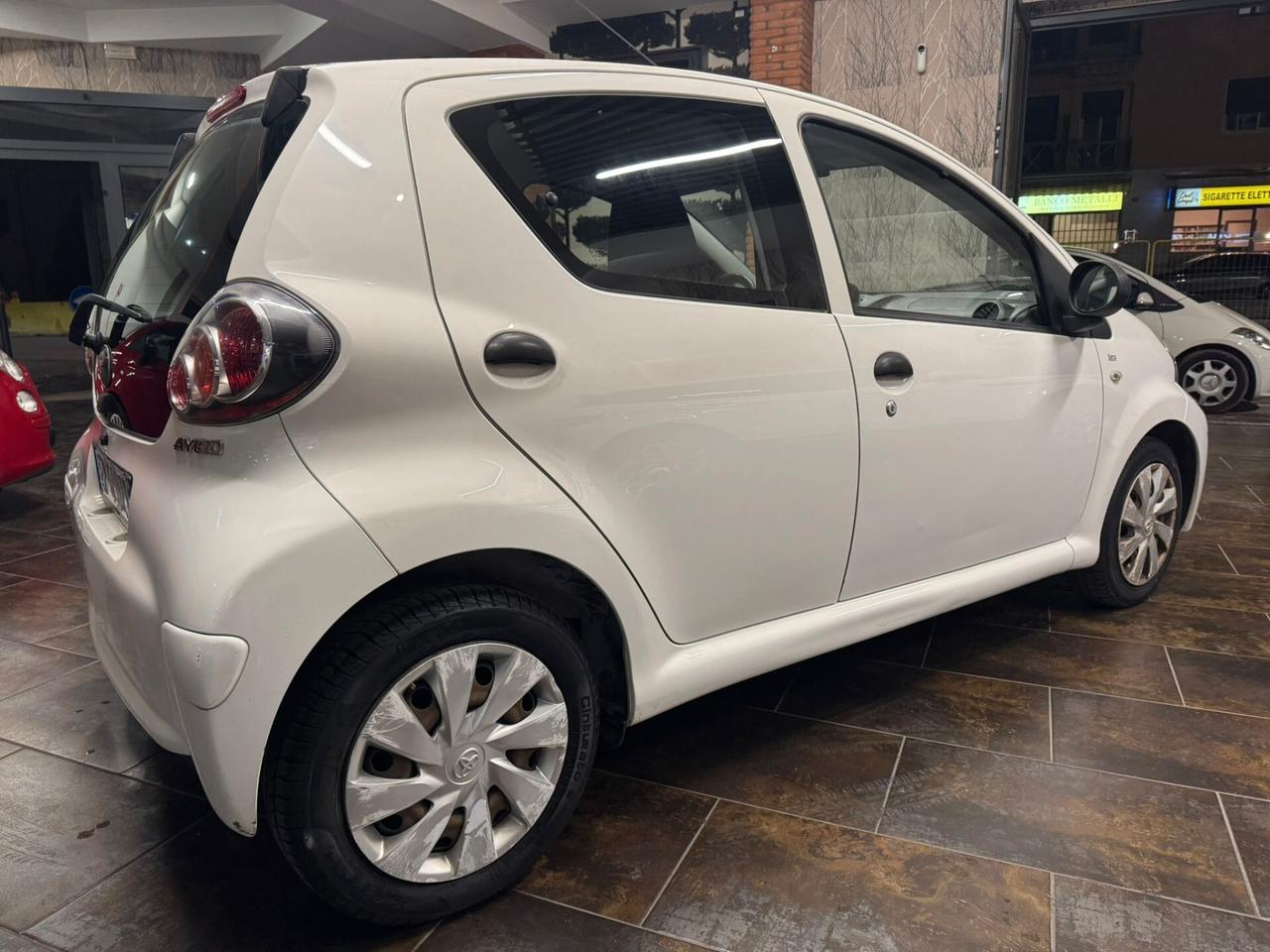 Toyota Aygo 1.0 12V VVT-i 5 porte Active Connect