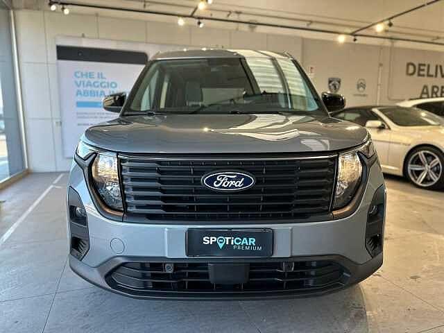 Ford Tourneo Courier 1.0 EcoBoost Titanium