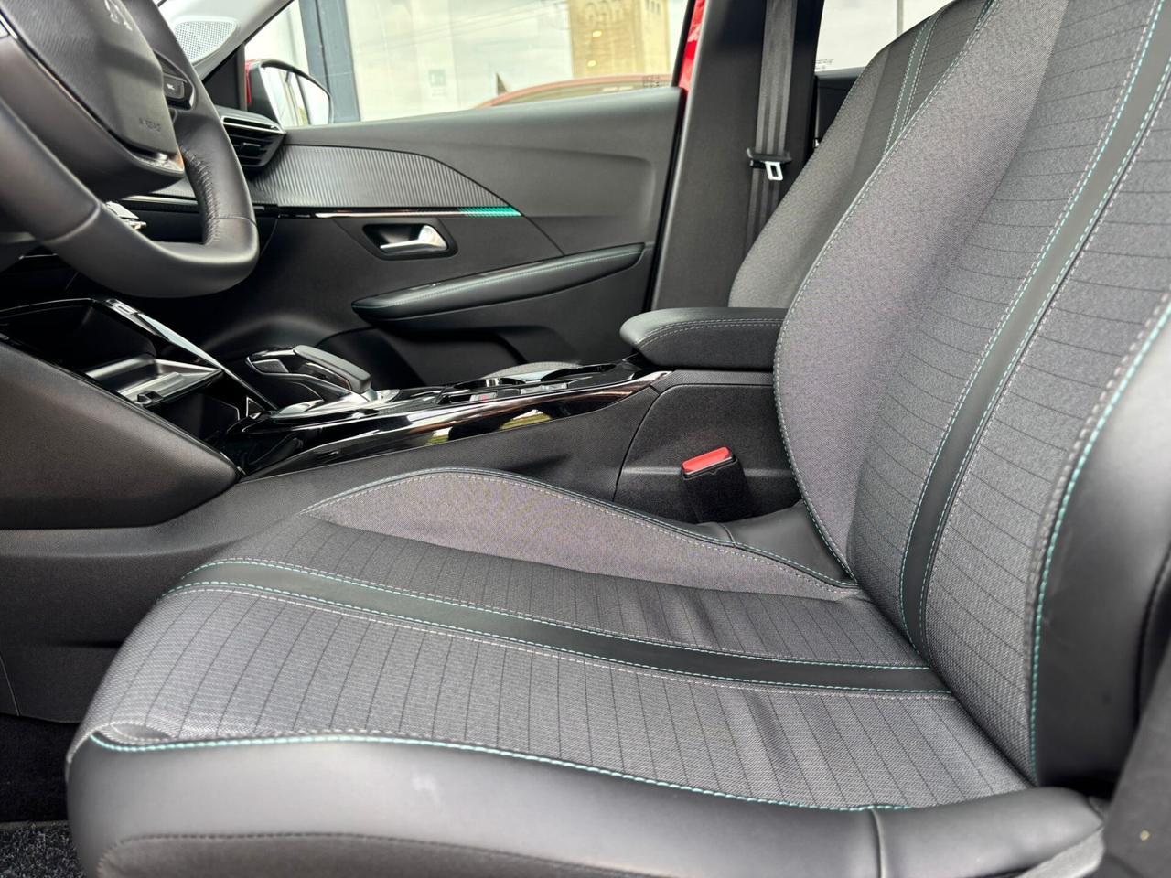 Peugeot 208 ALLURE PACK motore elettrico 136 cv SPOTICAR