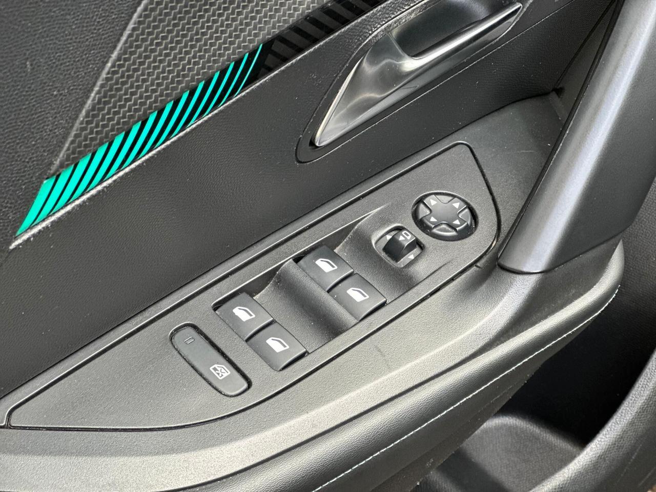 Peugeot 2008 BlueHDi 130CV EAT8 Allure Pack