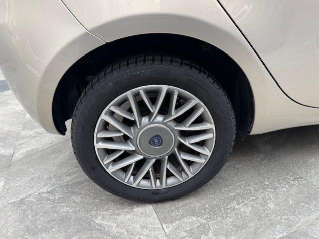LANCIA Ypsilon 1.2 69 CV 5 porte S&S Platinum