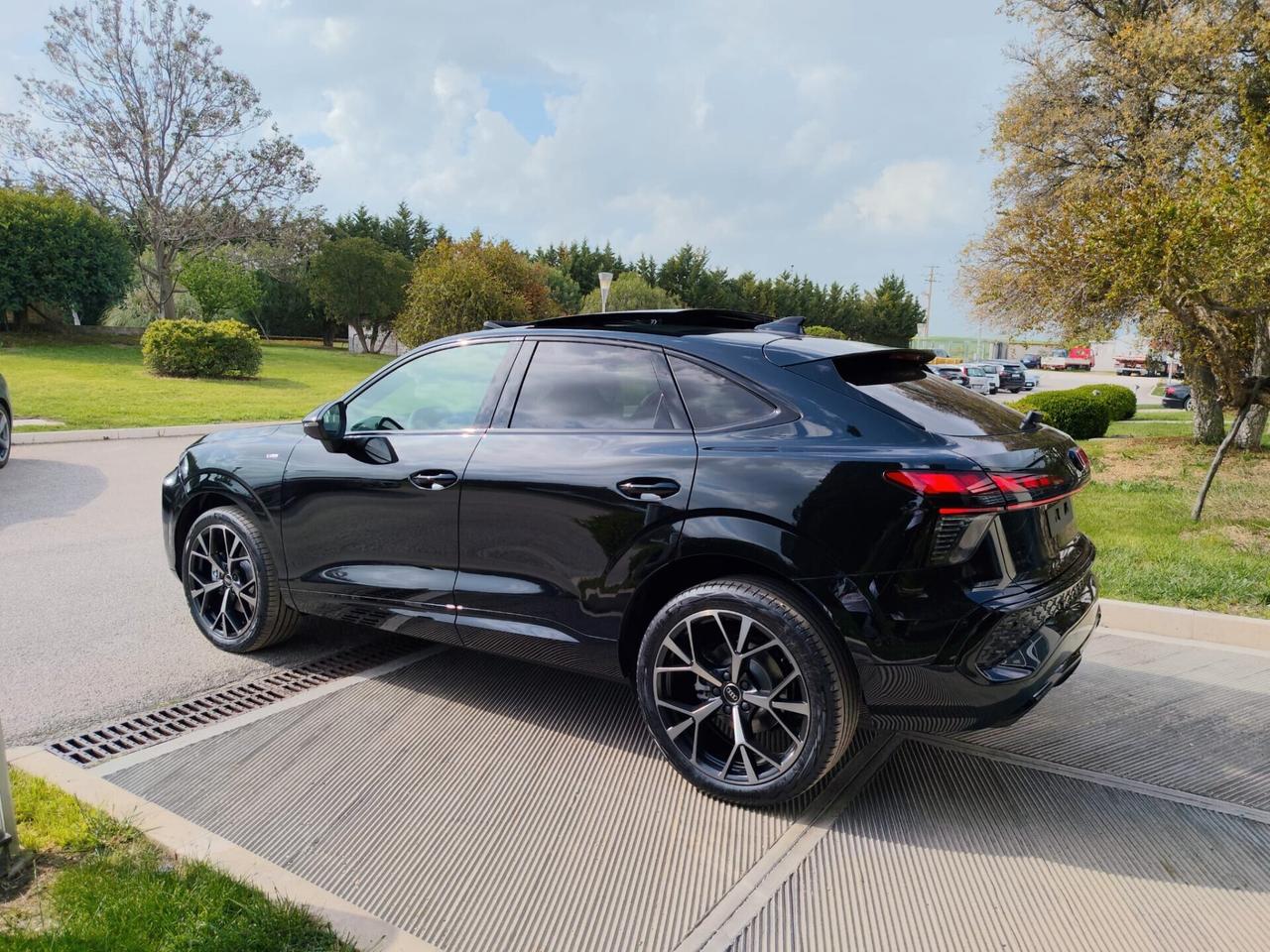 Audi Q3 SPB TDI S tronic line edition 110 kW