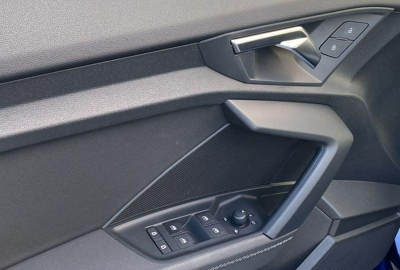 Audi A3 SPB S line interno ed esterno 2.0 TDI 150CV S-Tronic 35