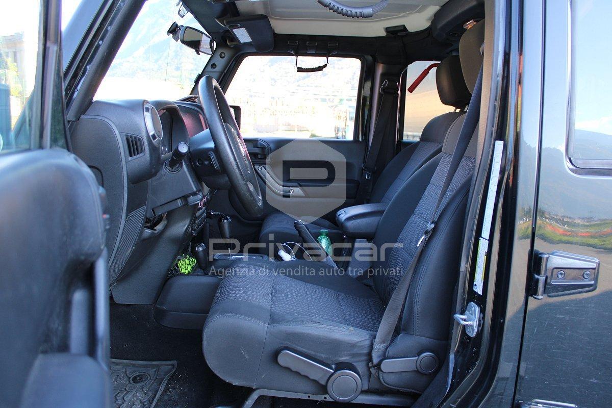 JEEP Wrangler Unlimited 2.8 CRD DPF Sahara Auto