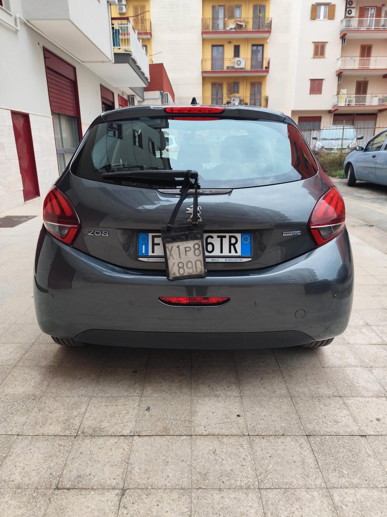 Peugeot 208 1.6 Diesel 75 5 porte Allure