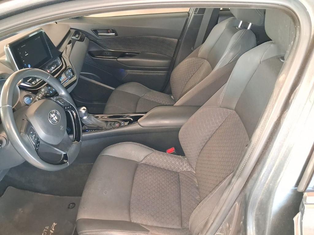 TOYOTA C-HR 2.0 Hybrid E-CVT Trend