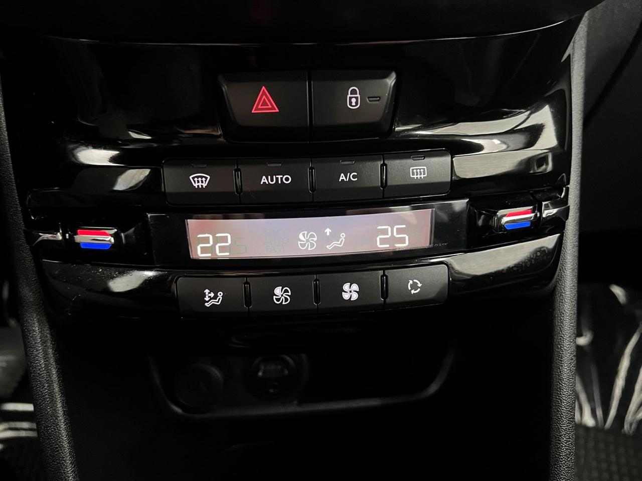 PEUGEOT 2008 1.6 bluehdi Allure 100cv