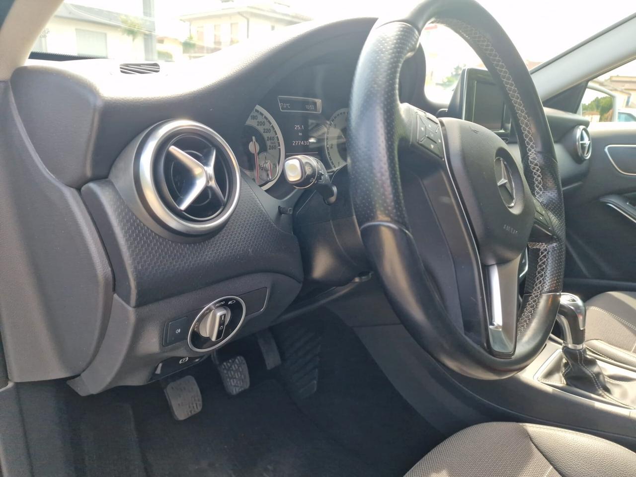 Mercedes-benz A 180 CDI BlueEFFICIENCY Premium