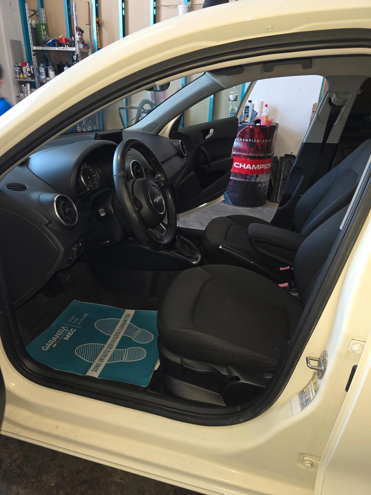 Audi A1 1.6 TDI S tronic Attraction