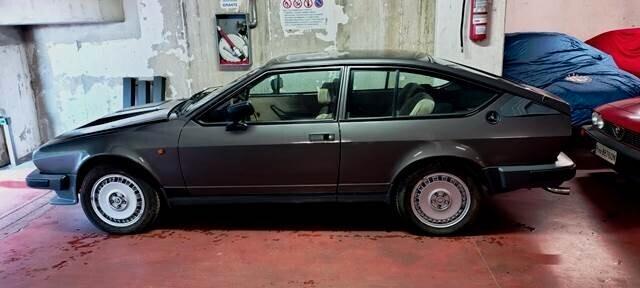 Alfa Romeo Alfetta GTV 2500 v6