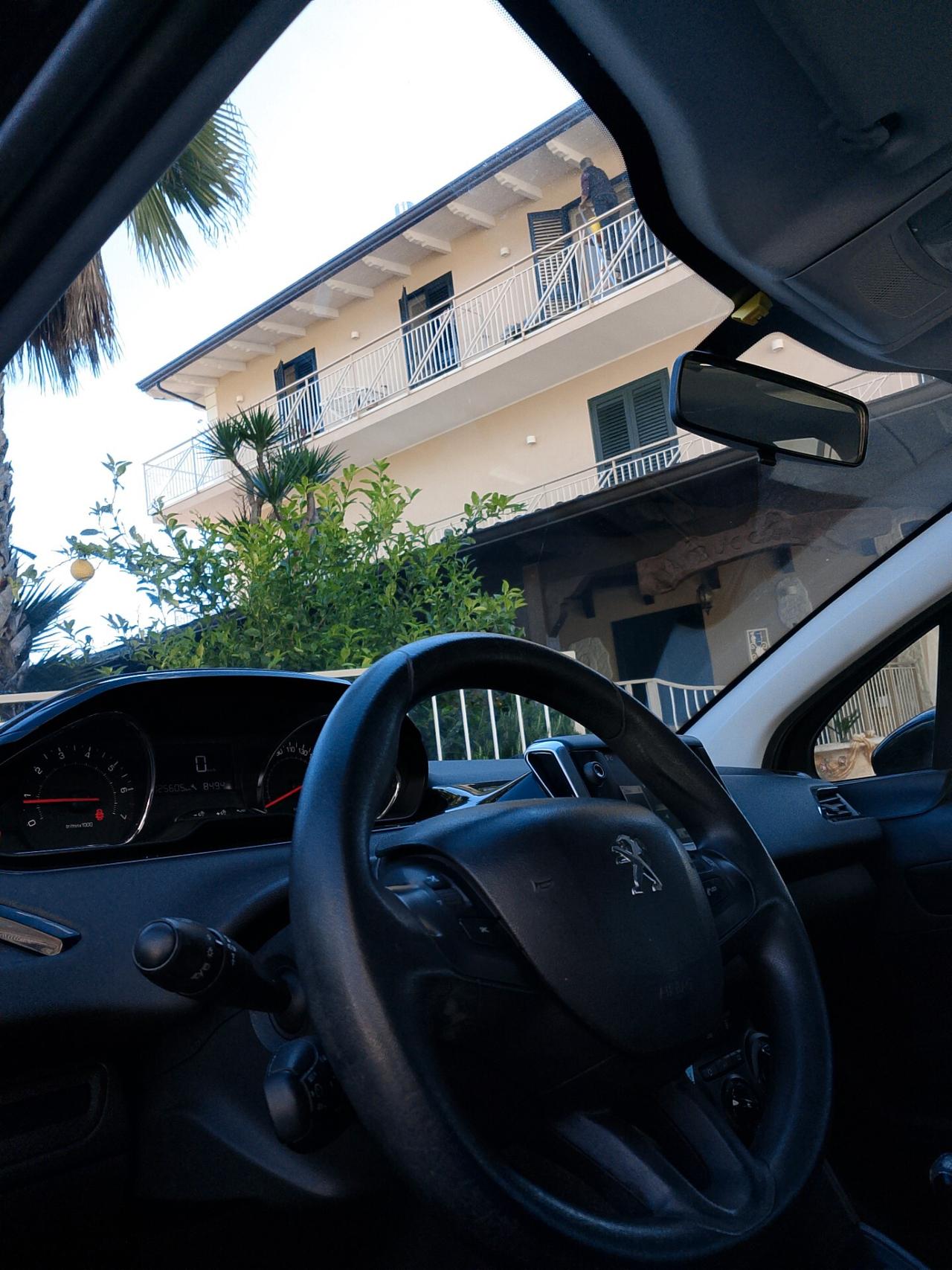 Peugeot 208 1.2 VTi 82 CV 5 porte Allure