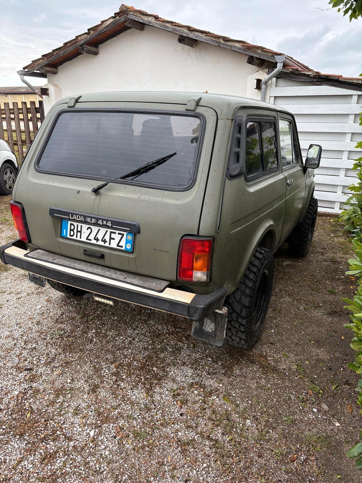 Lada Niva 1.7i cat autovettura 4 p. Con metano