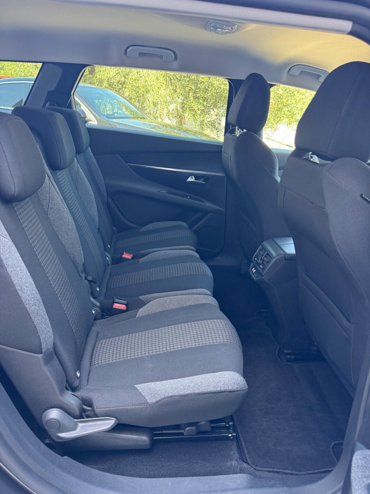 PEUGEOT 5008 7 POSTI BlueHDi 130 Business EAT8 S/S automatica