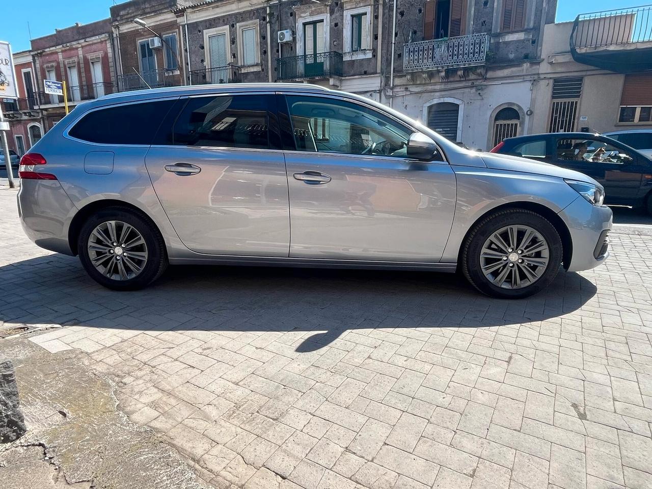 Peugeot 308 BlueHDi 130 S&S EAT8 SW Allure