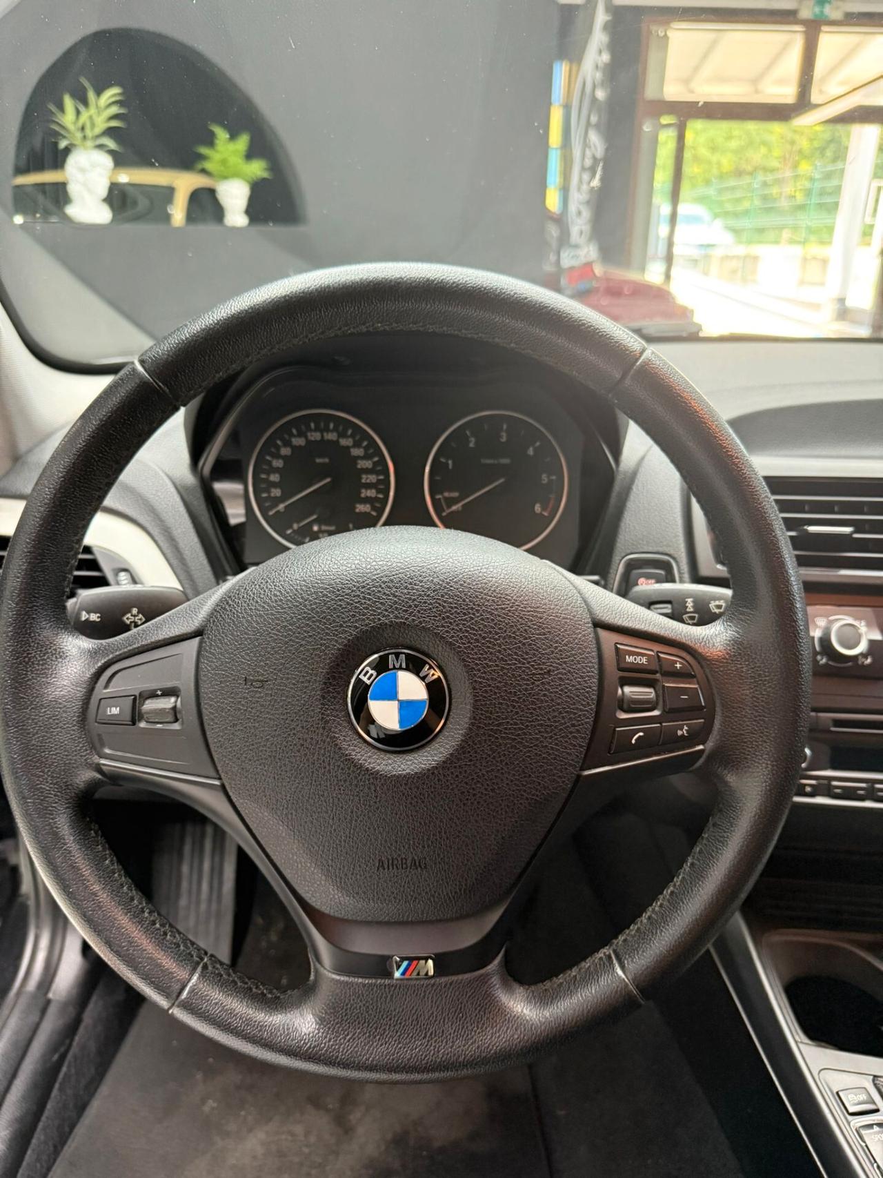 Bmw 114 114d 5p. Unique