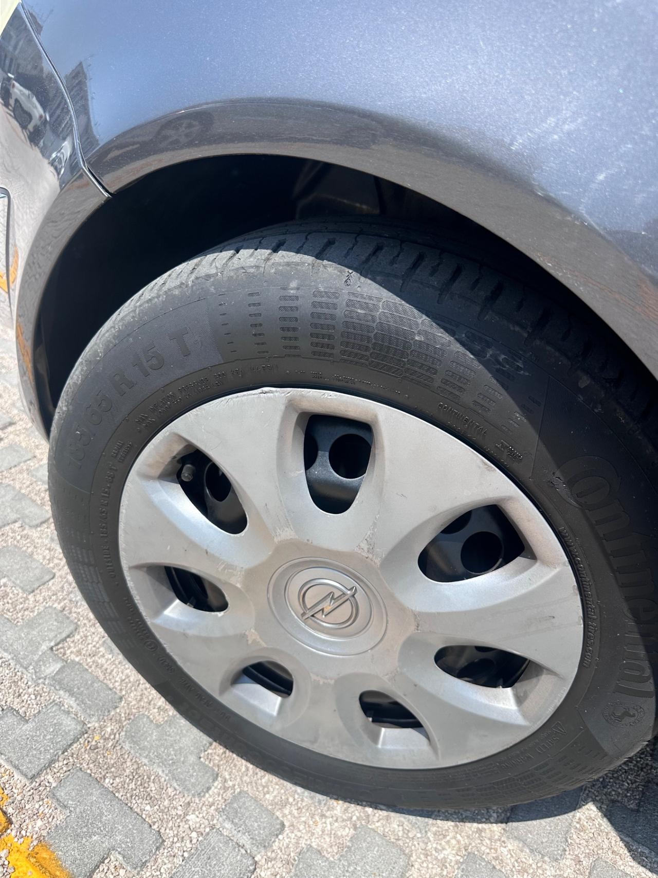 Opel Corsa 1.2 5 porte Club