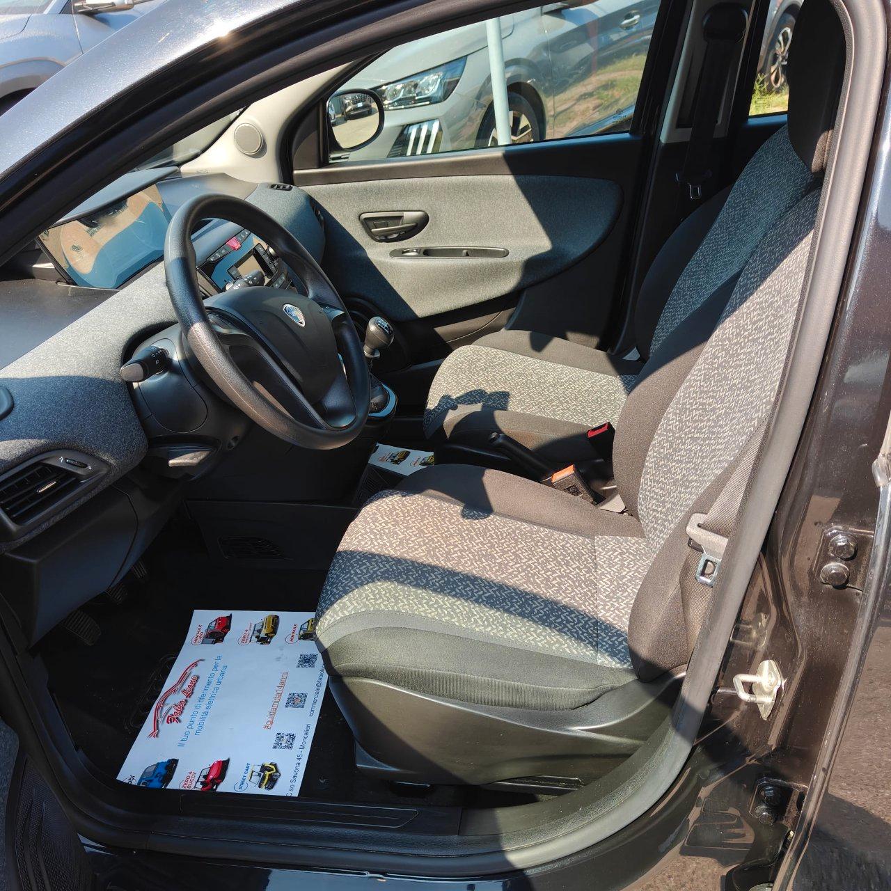 LANCIA Y Ypsilon 1.0 firefly hybrid Silver s&s 70cv