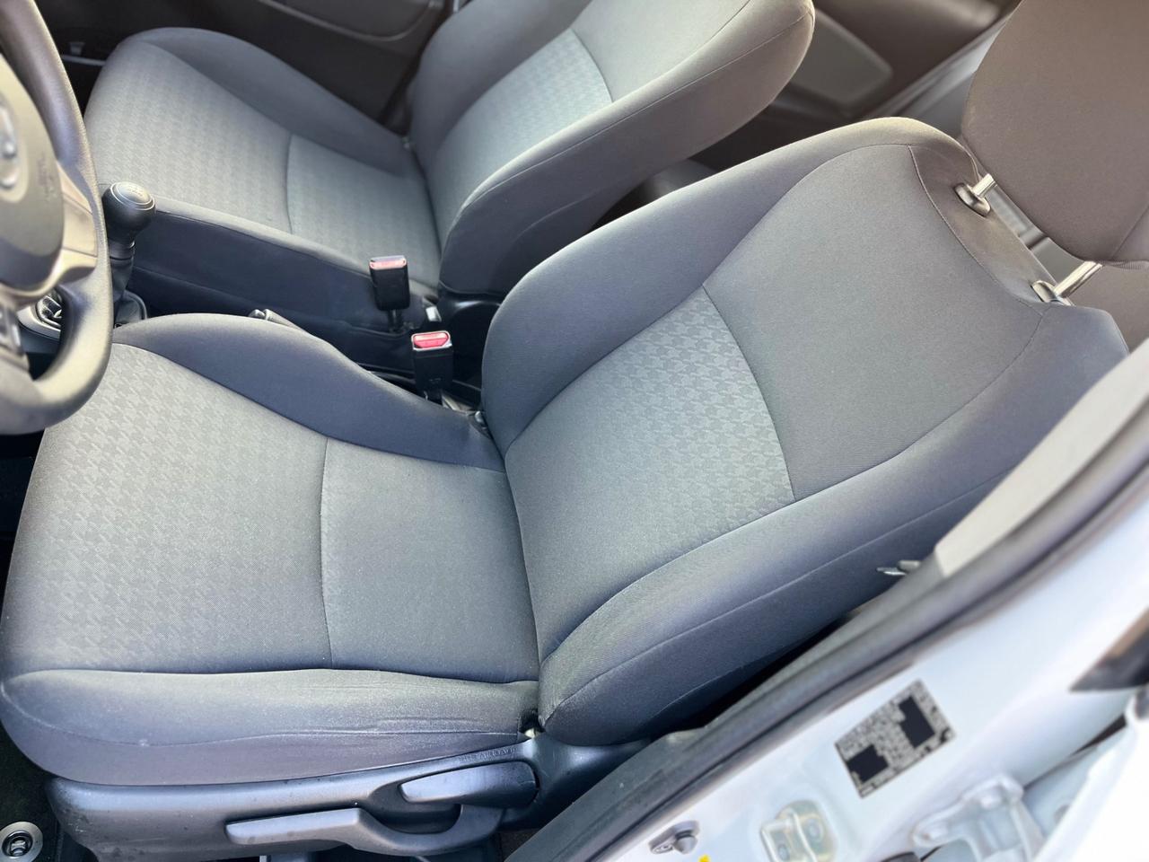 Toyota Yaris 1.0 5 porte Active