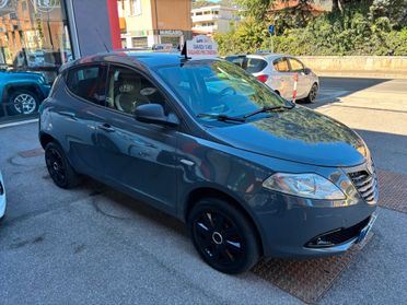Lancia Ypsilon 0.9 TwinAir 85 CV 5 porte Metano Ecochic Gold NEOPATENTATI