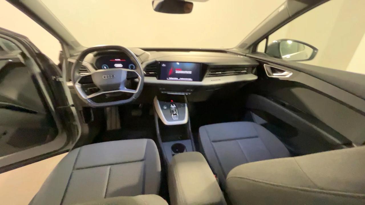 Audi Q4 35 e-tron Business