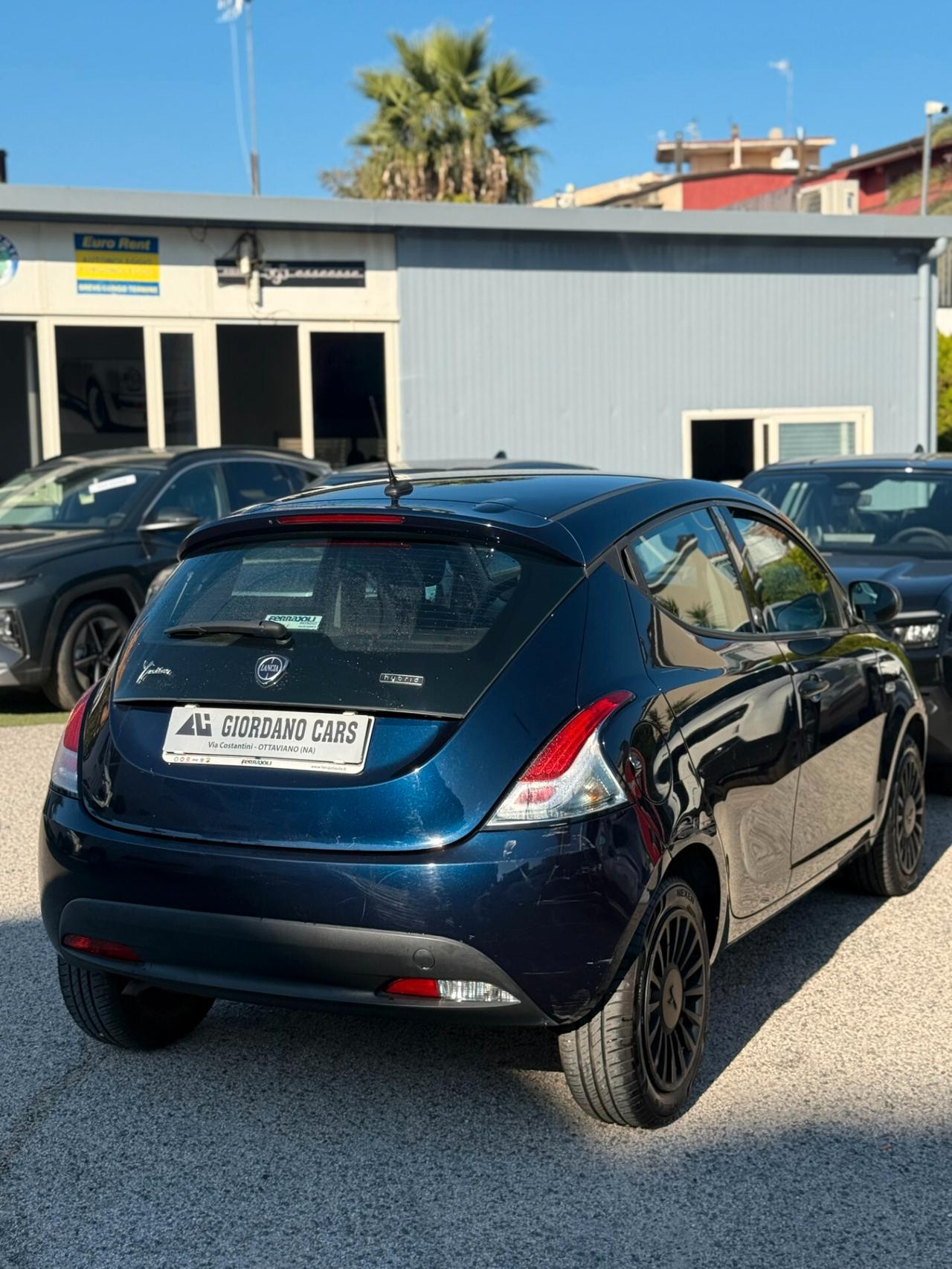 Lancia Ypsilon 1.0 FireFly 5 porte S&S Hybrid Ecochic Silver