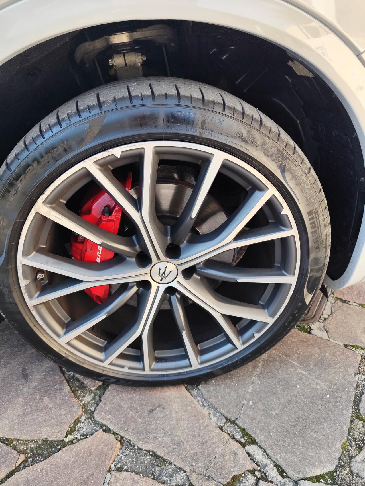 Maserati Grecale MHEV 330 CV AWD Modena