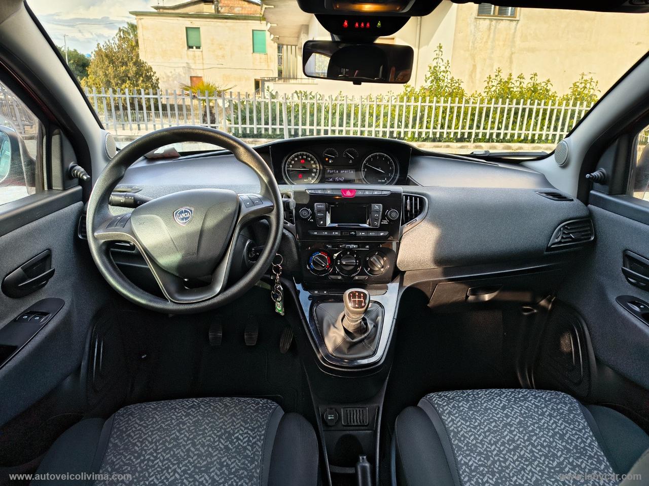 LANCIA Ypsilon 1.2 69 CV 5p. GPL Silver