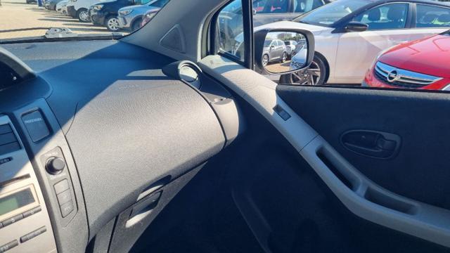 TOYOTA Yaris 1.0 5 porte Sol
