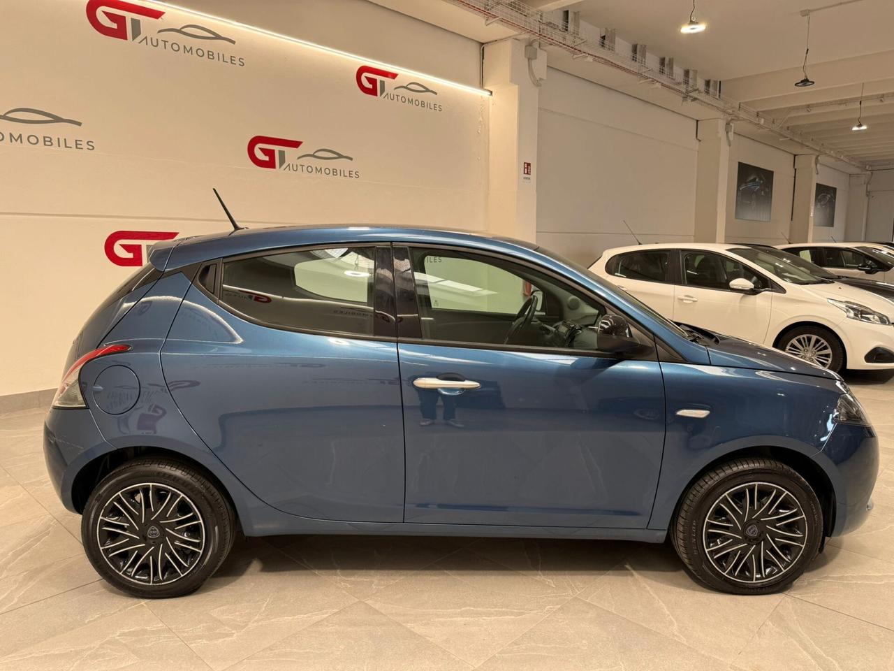 Lancia Ypsilon 1.0 FireFly 5 porte S&S Hybrid Gold