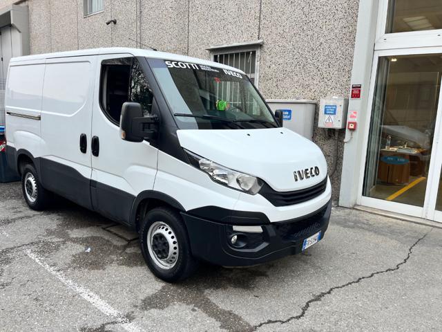 IVECO Daily 35C 140CV Passo corto tetto basso Furgone
