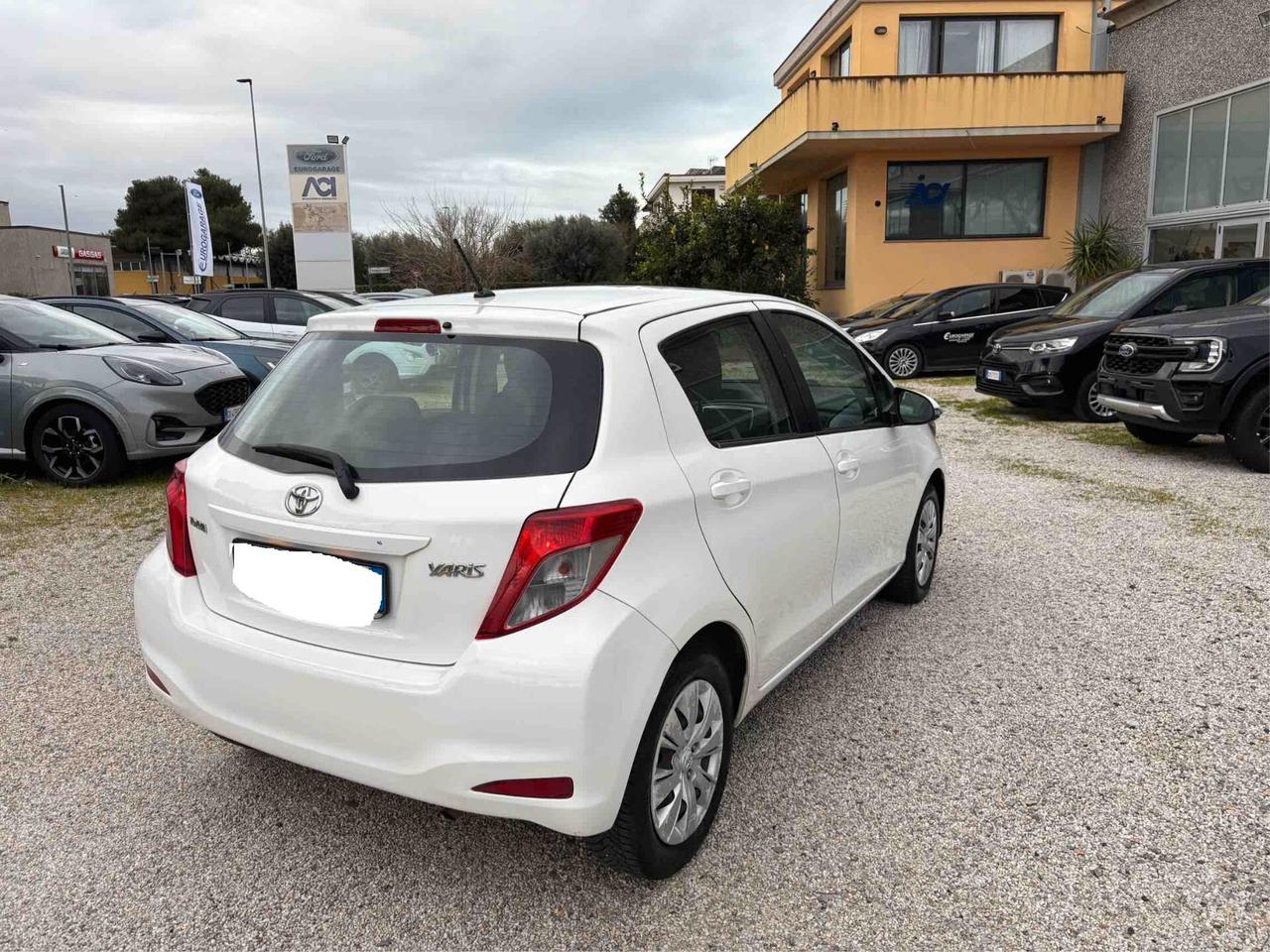 Toyota Yaris 1.0 5 porte
