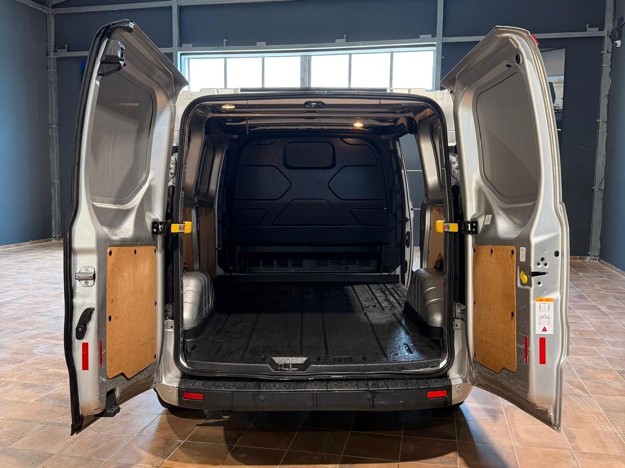 FORD TRANSIT CUSTOM 2.0 L1H1 FURG AUTOMATICO