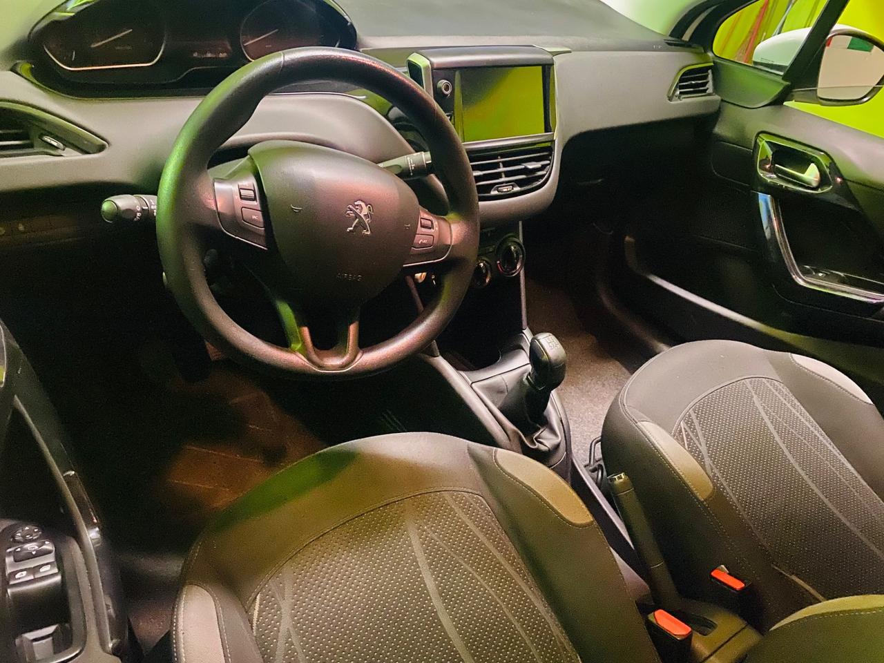 Peugeot 208 1.4 HDi 68 CV 3 porte Allure