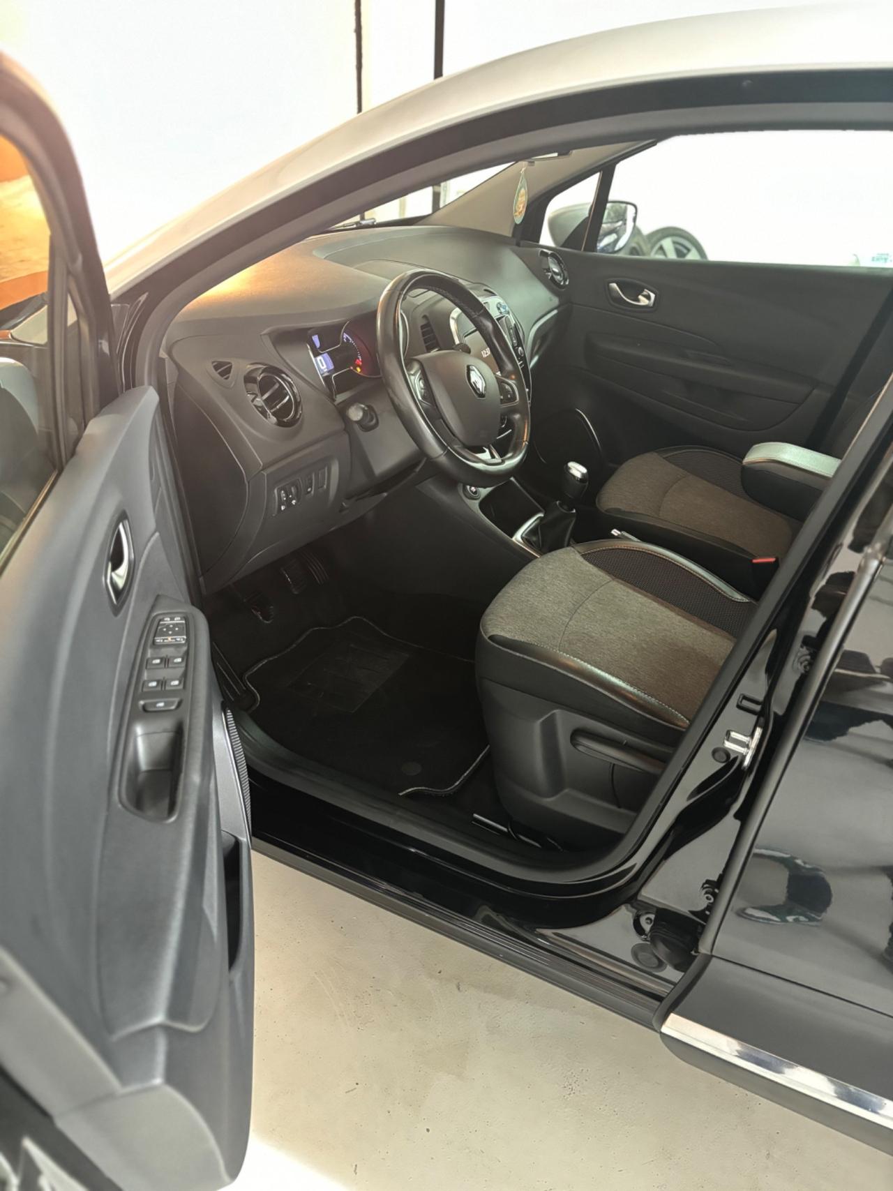 Renault Captur dCi 8V 90 CV EDC Sport Edition2