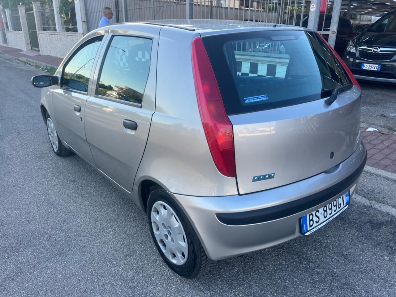 Fiat Punto 1.2i cat 5 porte Unipro 2001