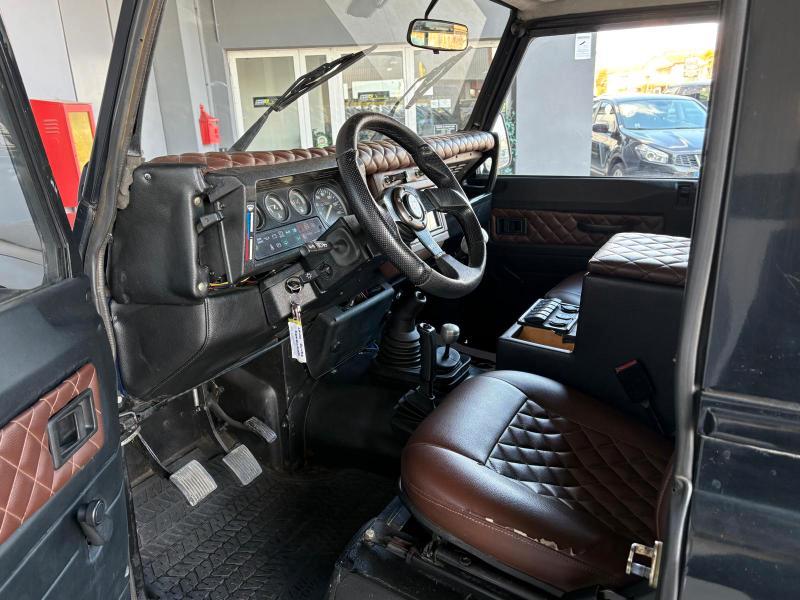 LAND ROVER DEFENDER 90