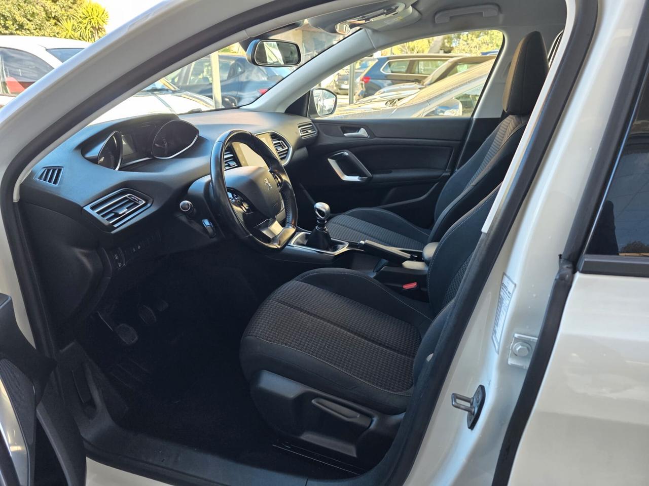 Peugeot 308 BlueHDi 100 S&S SW Business