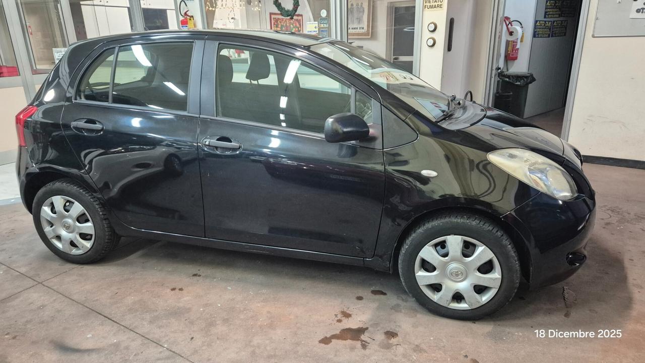 Toyota Yaris 1.0 5 porte Sol