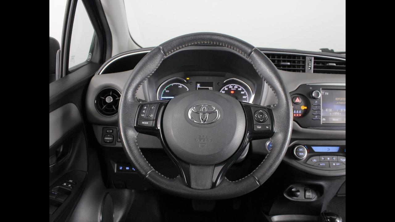TOYOTA Yaris III 2017 - Yaris 5p 1.5h Active my18