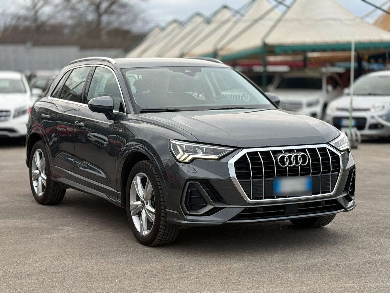 Audi Q3 SPB 35 TDI S tronic Identity Black