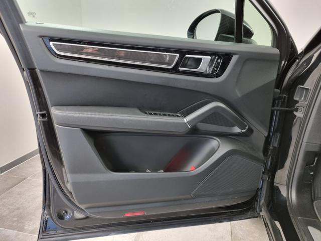 PORSCHE Cayenne 3.0 V6 PackSportAlleggerito