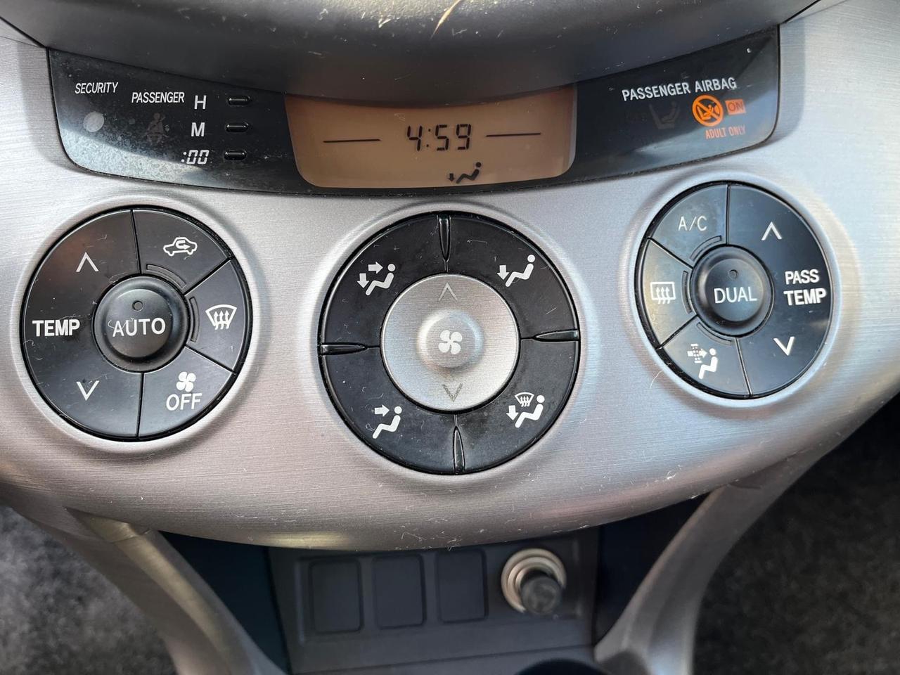 Toyota RAV 4 -2.2 D-4D-4x4- full-2006