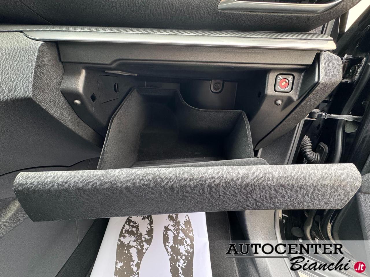 Peugeot 3008 3008 1.5 bluehdi Active Business s&s 130cv eat8