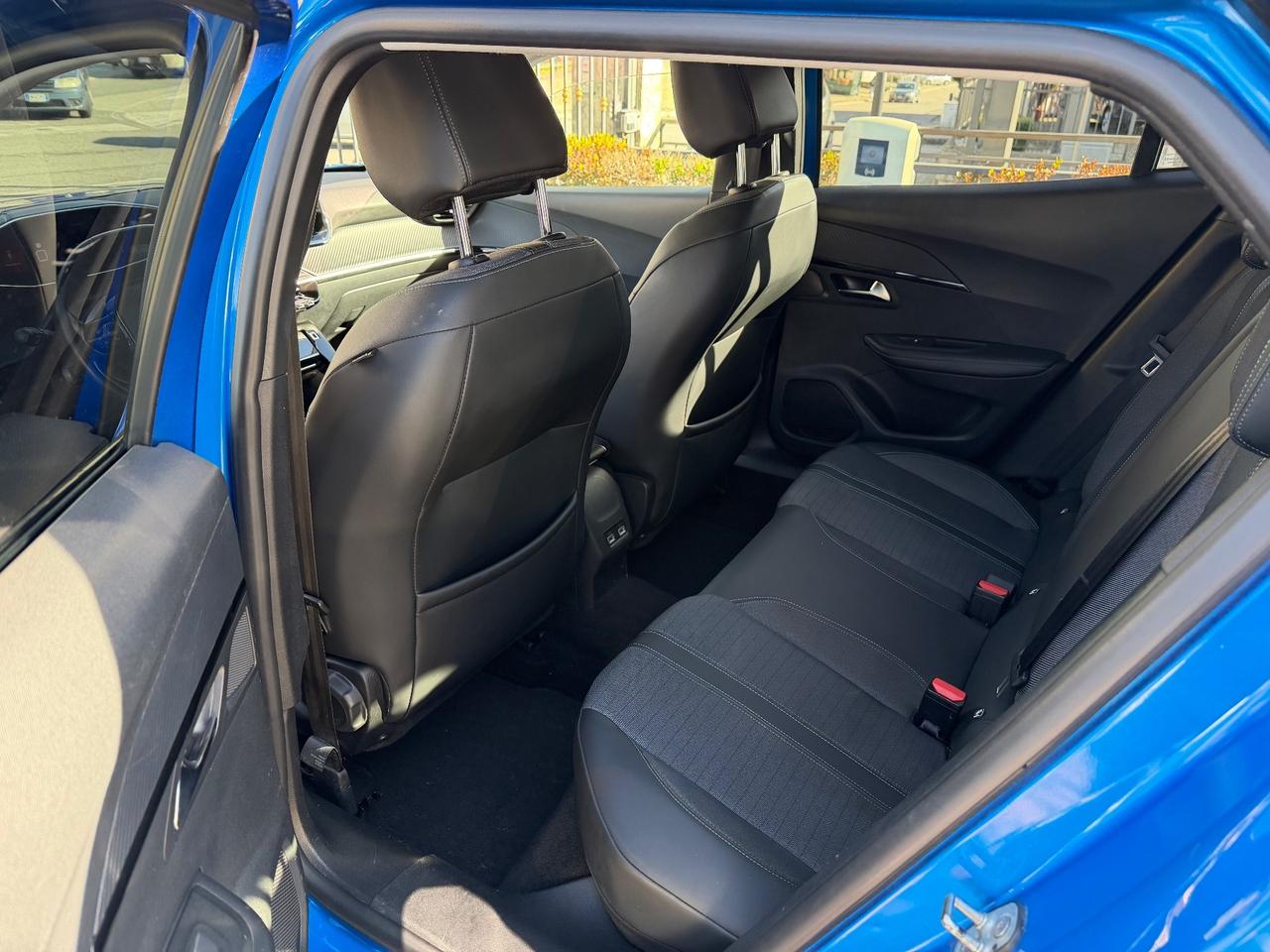 Peugeot 2008 BlueHDi 130 S&S EAT8 Allure