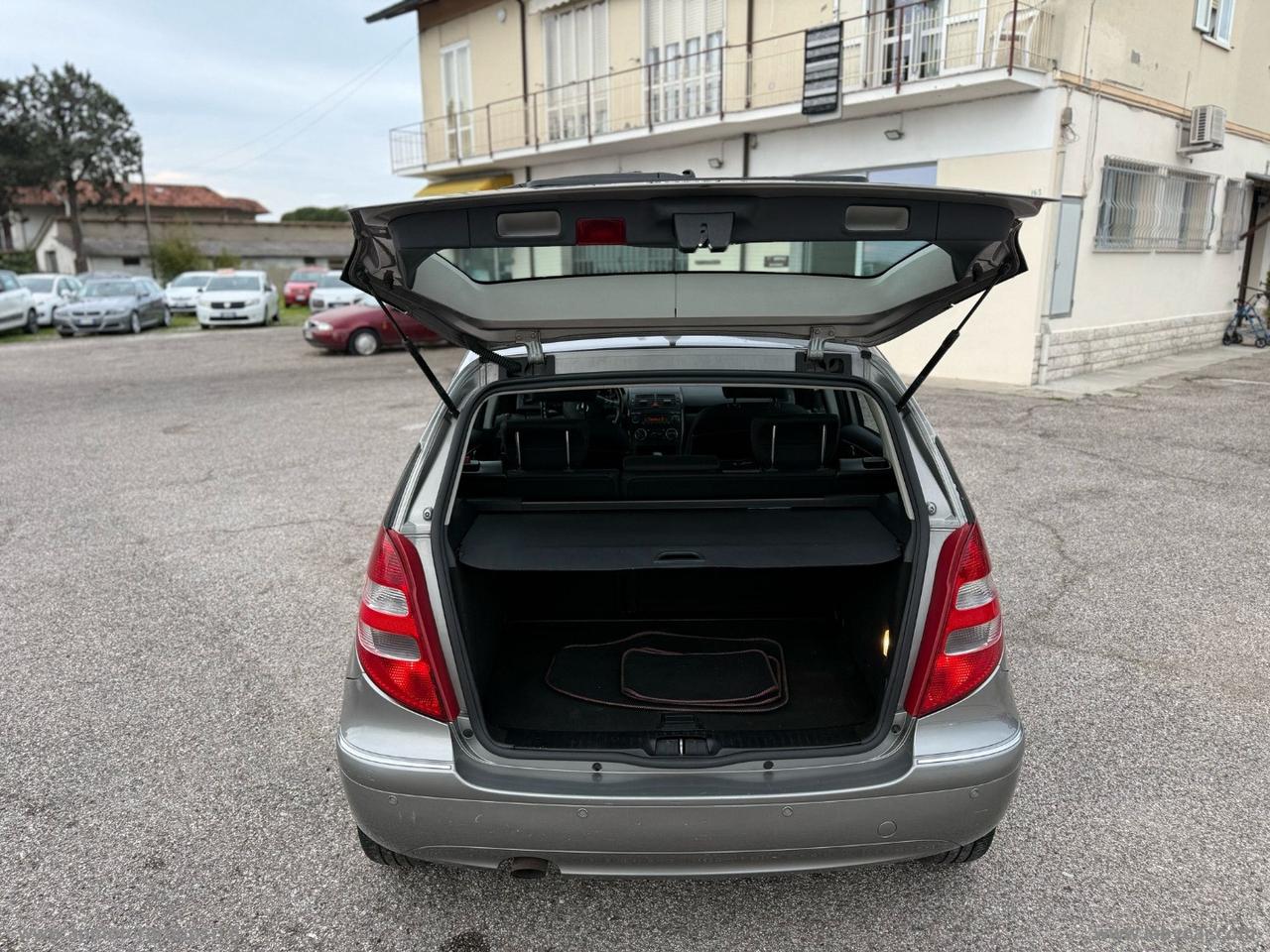 MERCEDES-BENZ A 180 CDI Elegance