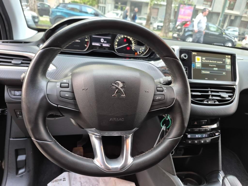 Peugeot 208 PureTech 82 3 porte Allure