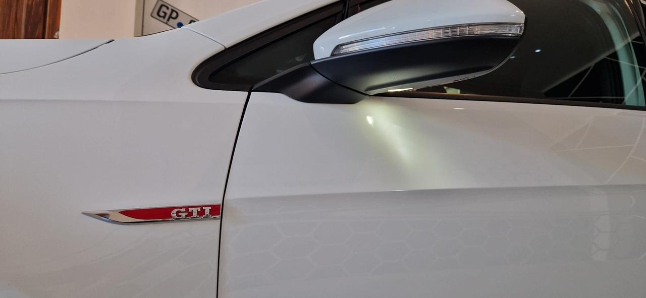 Volkswagen Golf GTI Performance 2.0 245 CV TSI DSG 5p.
